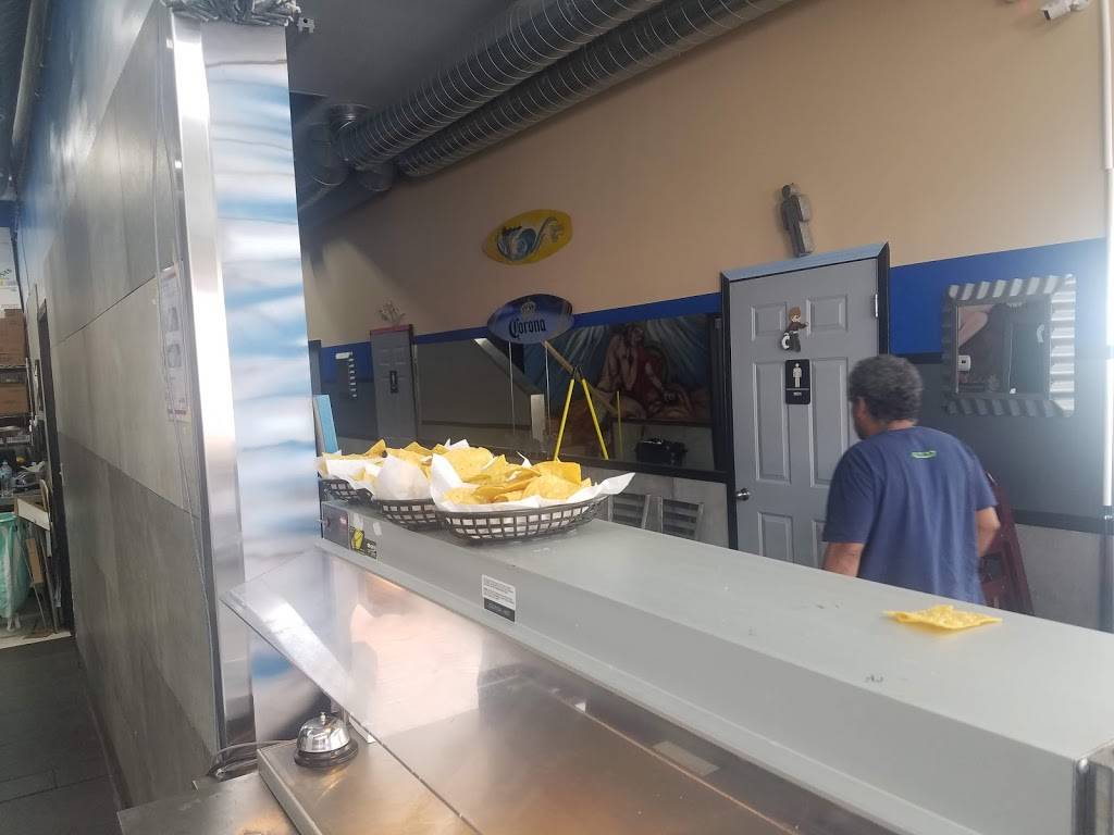 El Nuevo Miramar | restaurant | 501 E Lake St, Minneapolis, MN 55408, USA | 6123536905 OR +1 612-353-6905