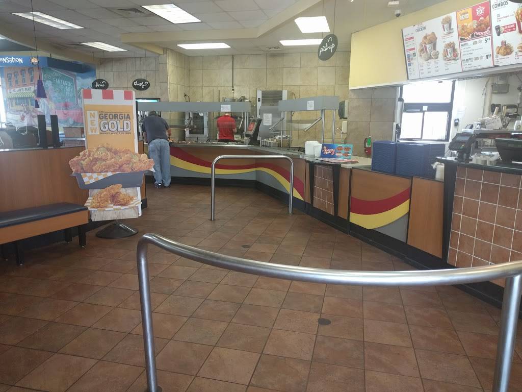 KFC | restaurant | 102 Stewart St, Jamestown, TN 38556, USA | 9318793090 OR +1 931-879-3090