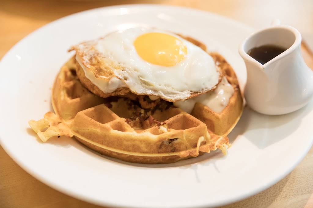 Yolk Streeterville | restaurant | corner of Grand & McClurg, 355 E Ohio St, Chicago, IL 60611, USA | 3128229655 OR +1 312-822-9655