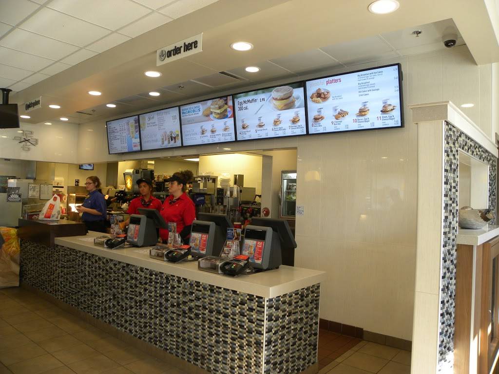 McDonalds | cafe | 2205 N Knoxville Ave, Peoria, IL 61603, USA | 3096854759 OR +1 309-685-4759