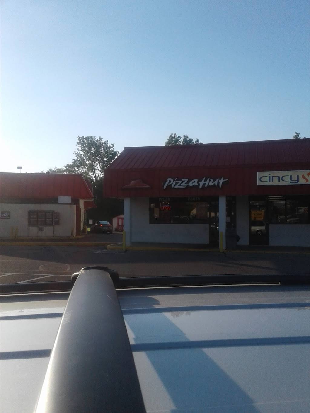 Pizza Hut | restaurant | 1242 Main St Suite 114, Hamilton, OH 45013, USA | 5138683100 OR +1 513-868-3100