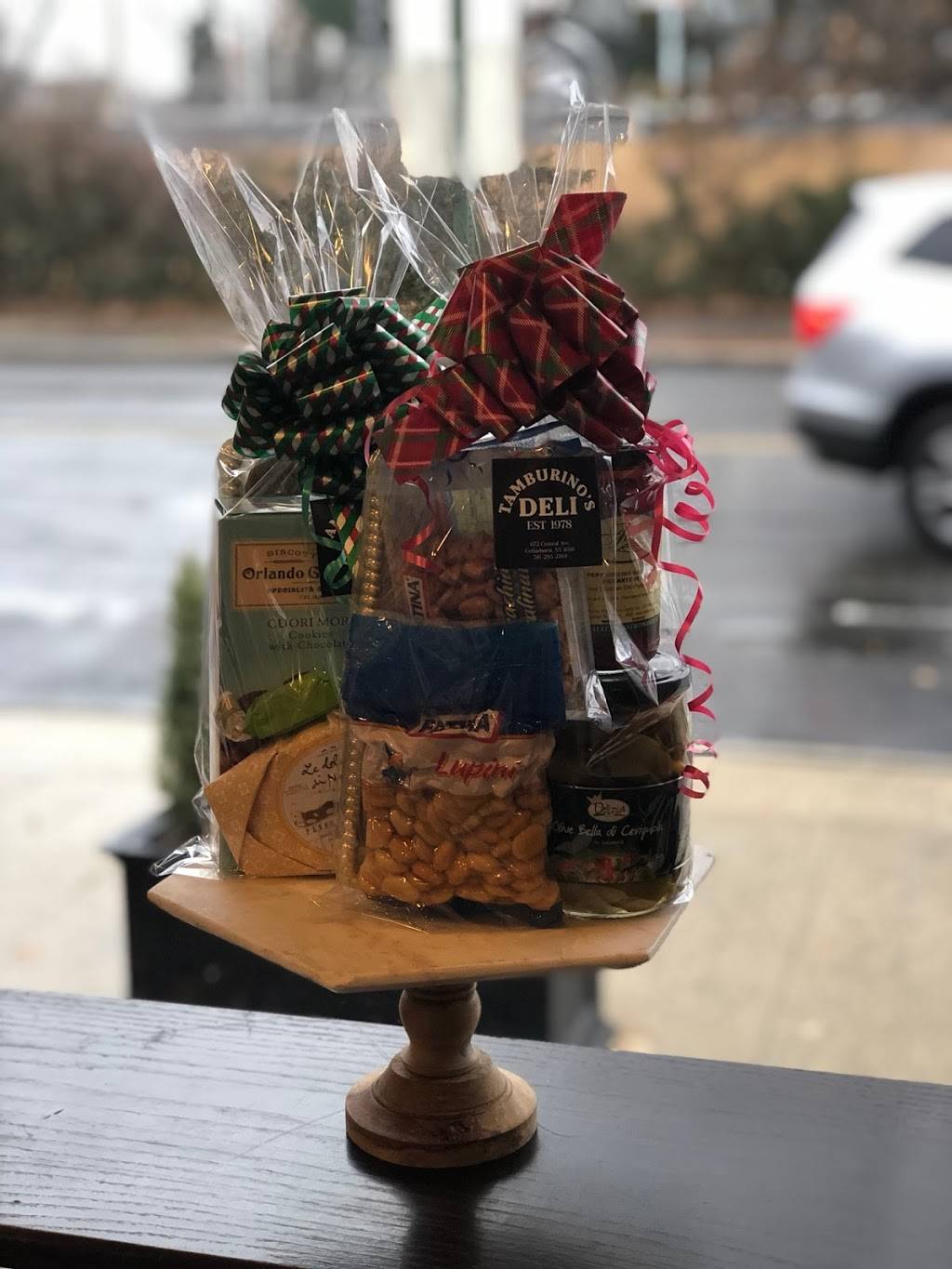 Tamburinos Italian American Delicatessen | restaurant | 672 Central Ave, Cedarhurst, NY 11516, USA | 5162952769 OR +1 516-295-2769