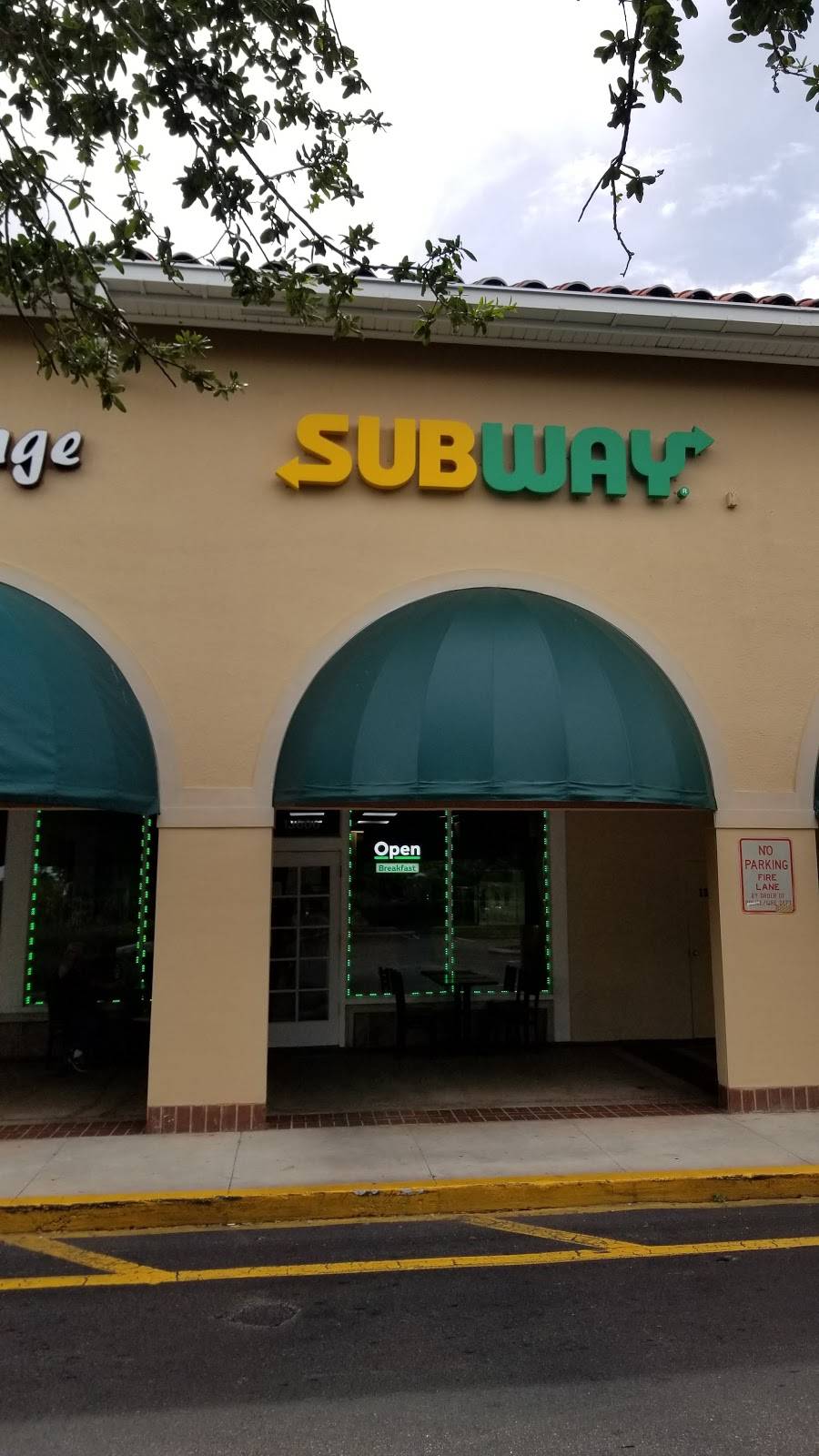 Subway | restaurant | 13606 W State Rd 84, Davie, FL 33325, USA | 9544746651 OR +1 954-474-6651