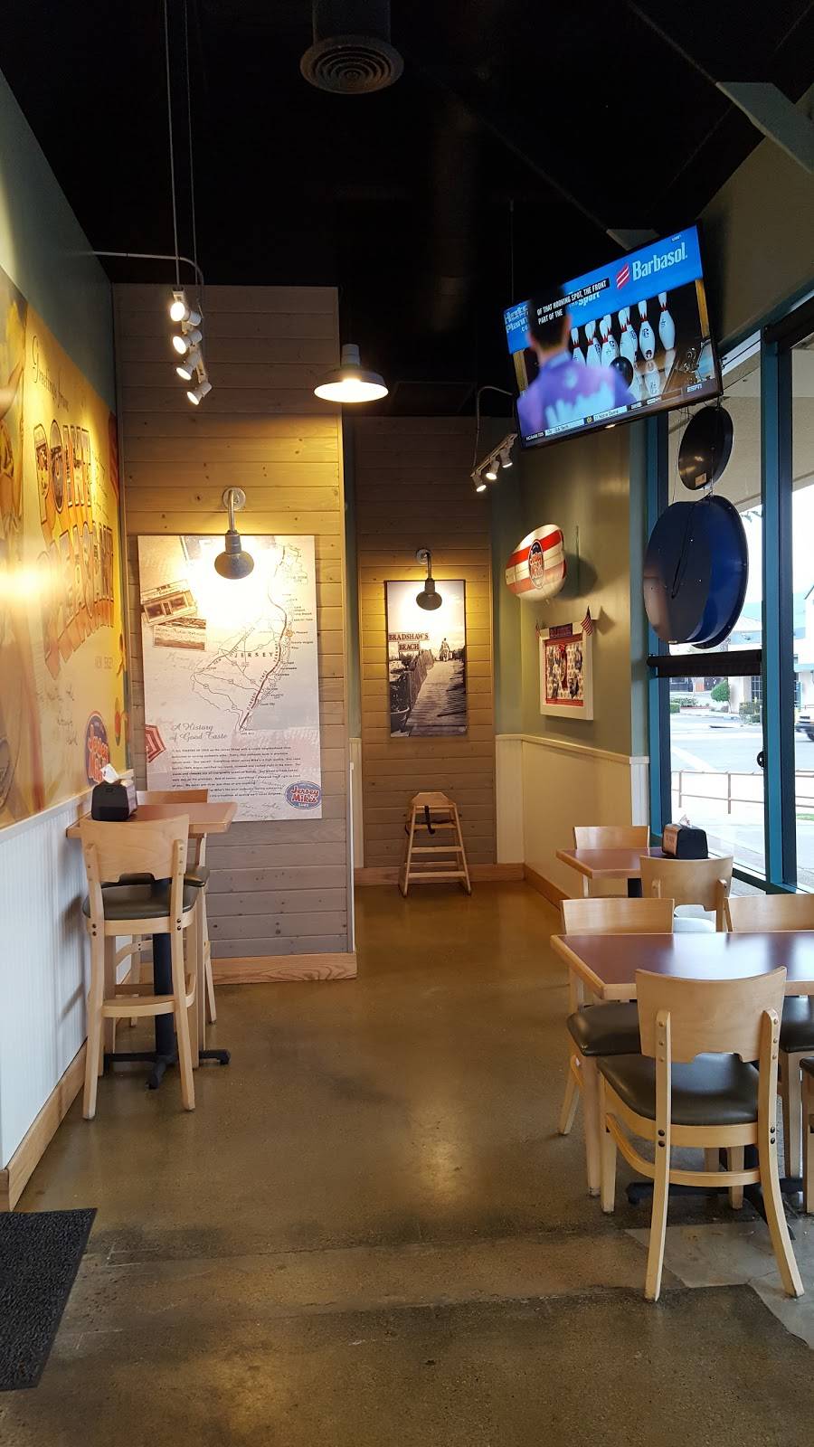 Jersey Mikes Subs | meal takeaway | 350 N McKinley St, Corona, CA 92878, USA | 9517366453 OR +1 951-736-6453