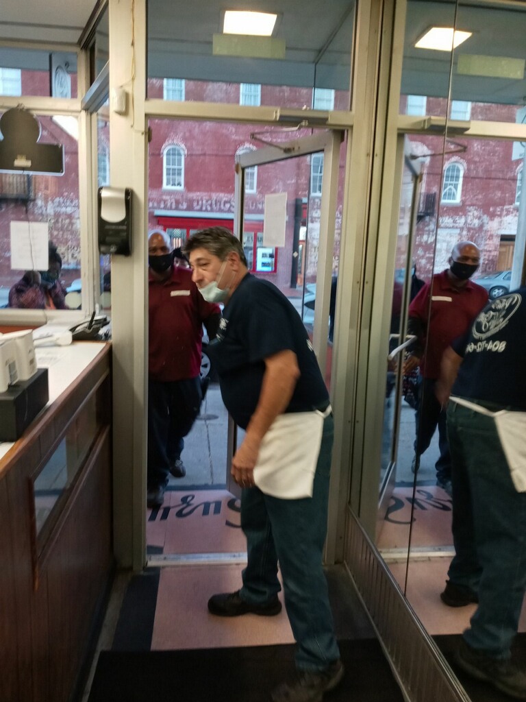 Petes Grill | restaurant | 6 W Washington St, Petersburg, VA 23803, USA | 8047326462 OR +1 804-732-6462