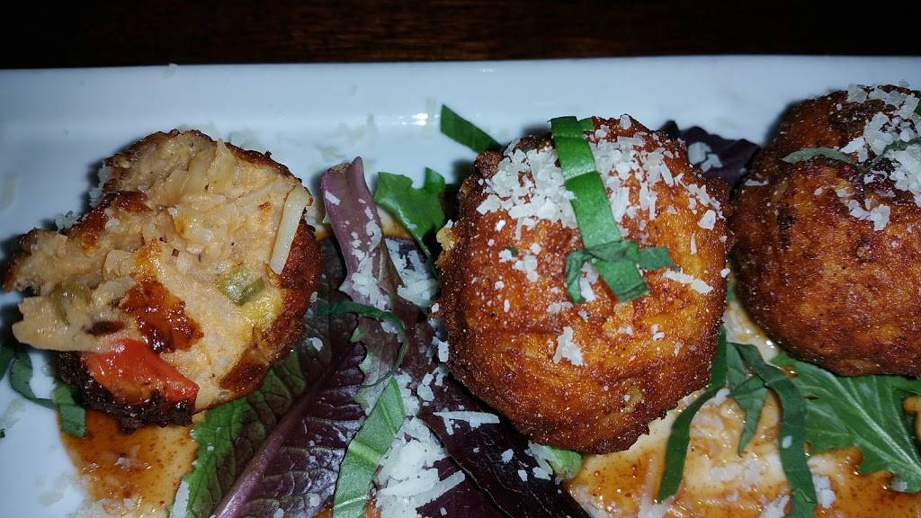 Bar Avalon | restaurant | 116 E Gay St, West Chester, PA 19380, USA | 6104364100 OR +1 610-436-4100