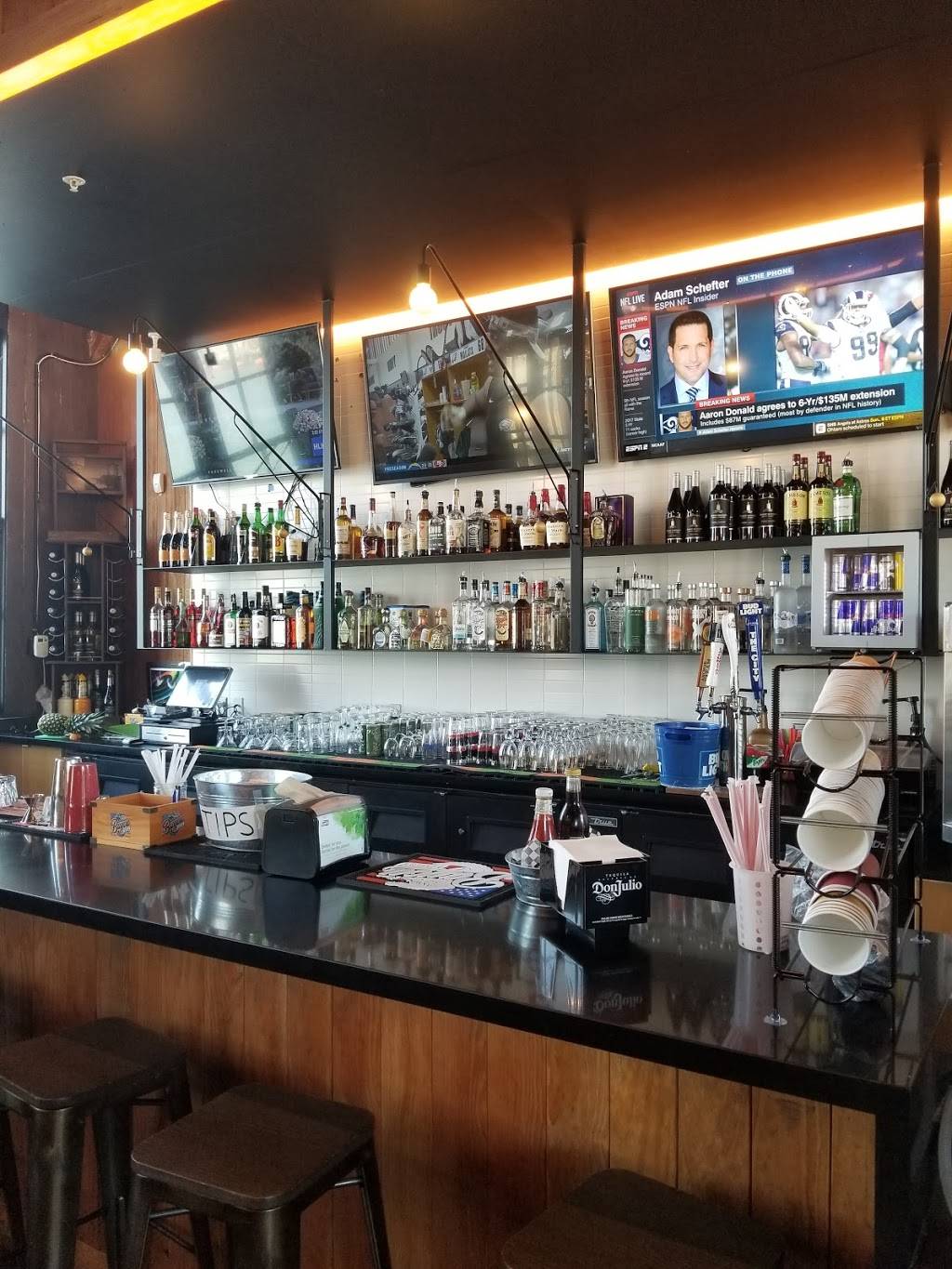 Queens Louisiana Po-Boy Cafe | restaurant | 33 The Embarcadero, San Francisco, CA 94133, USA | 4153971507 OR +1 415-397-1507