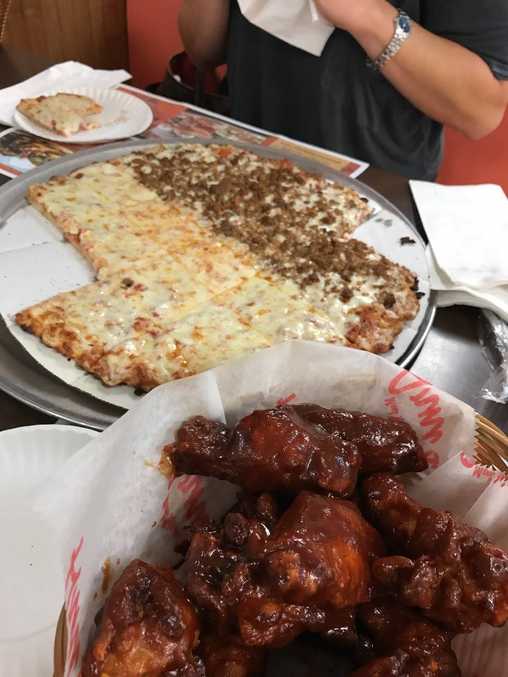 Arnis Monticello | restaurant | 517 N Main St, Monticello, IN 47960, USA | 5745832764 OR +1 574-583-2764