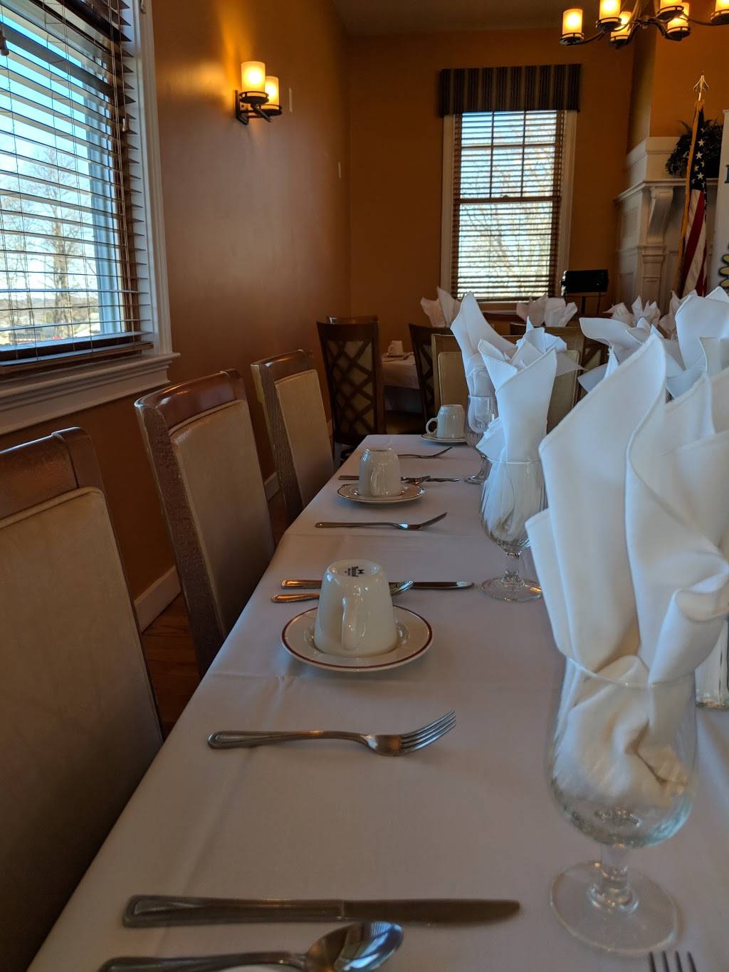 Grill On The Hill | restaurant | 1929 Skyline Dr, Worcester, MA 01605, USA | 5088541704 OR +1 508-854-1704