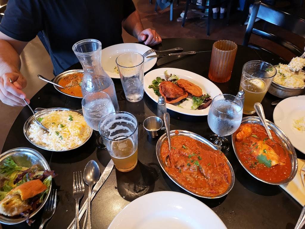 The Oven | restaurant | 101 Pioneer Woods Dr #110, Lincoln, NE 68506, USA | 4024880650 OR +1 402-488-0650