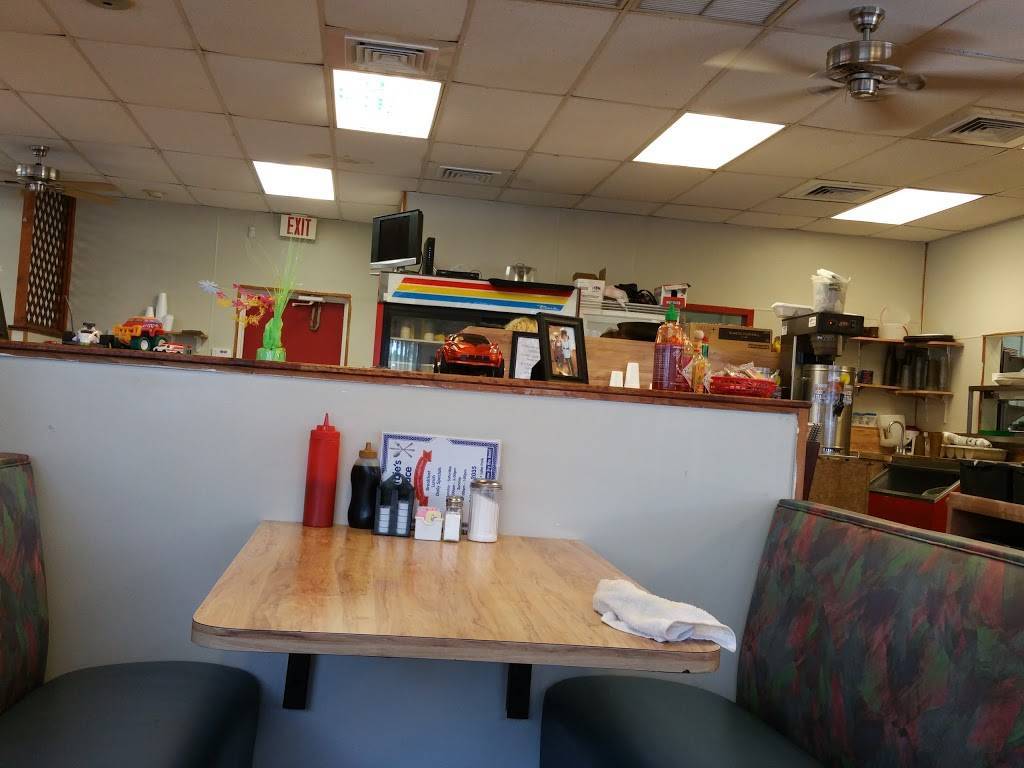 Barbies Place | restaurant | 935 Foresteria Dr, Lake Park, FL 33403, USA | 5618442035 OR +1 561-844-2035