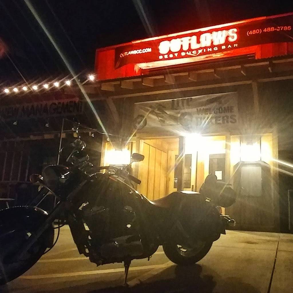 Outlaws | restaurant | 6705 E Cave Creek Rd, Cave Creek, AZ 85331, USA | 4804883785 OR +1 480-488-3785