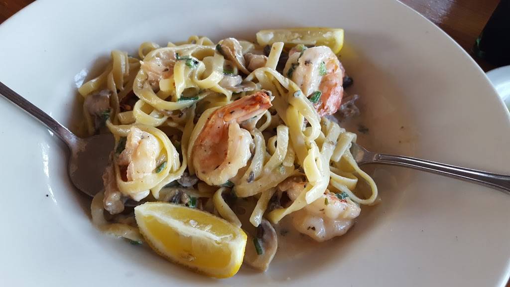 Pasta Pelican Restaurant | night club | 2455 Mariner Square Dr, Alameda, CA 94501, USA | 5108647427 OR +1 510-864-7427