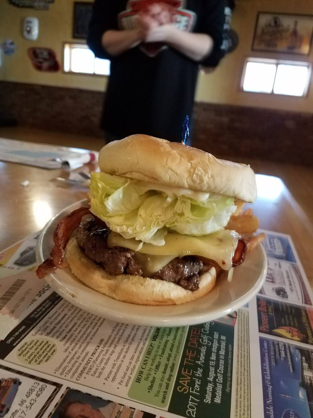 Rips Place Steakhouse and Bar | restaurant | 177 S Main St, Vermontville, MI 49096, USA | 5177260789 OR +1 517-726-0789