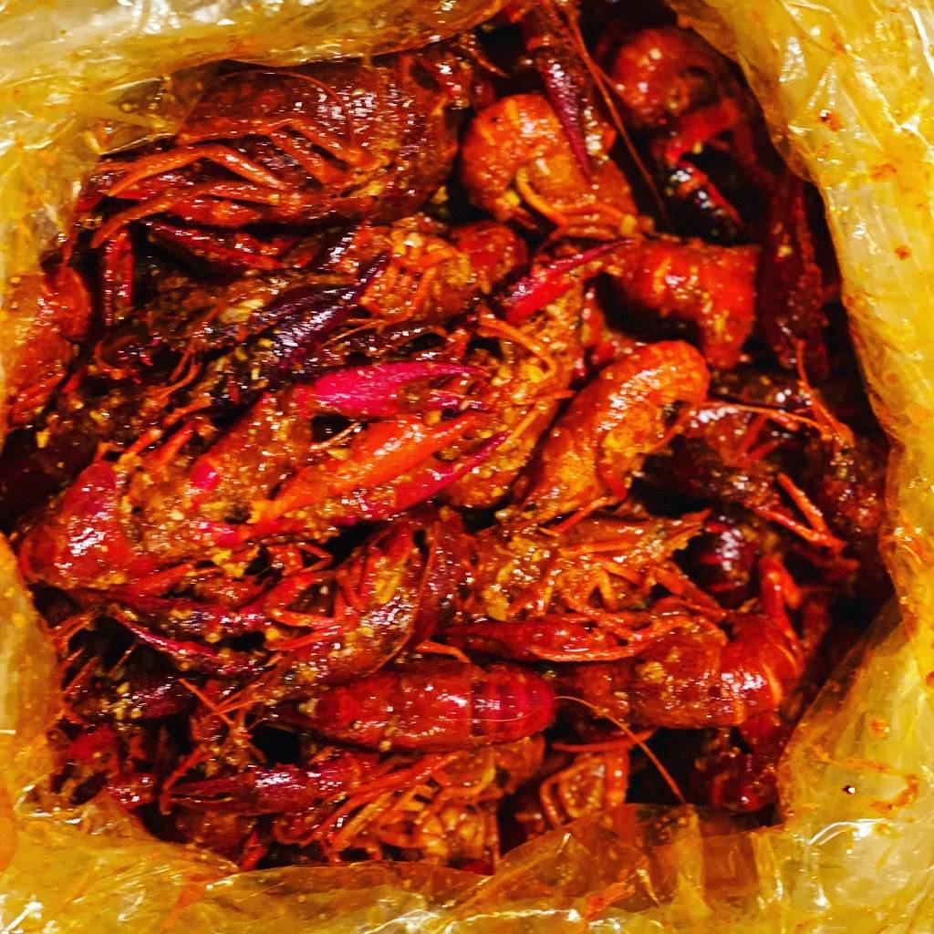 The Saucy Crawfish | restaurant | 3142 53rd Ave E, Bradenton, FL 34203, USA | 9412516663 OR +1 941-251-6663