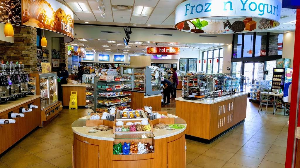 RaceTrac | bakery | 19100 NW 2nd Ave, Miami Gardens, FL 33169, USA | 3057700627 OR +1 305-770-0627