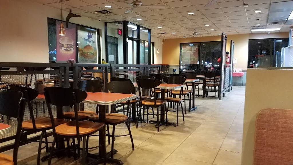 Jack in the Box | restaurant | 10901 Bellaire Blvd, Houston, TX 77072, USA | 8326724718 OR +1 832-672-4718