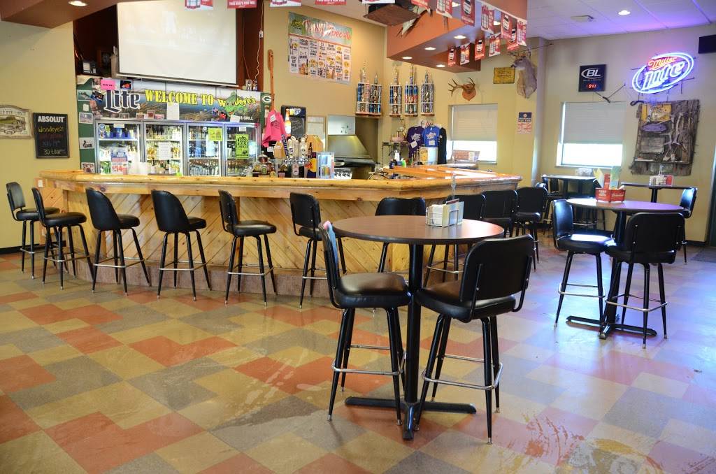 Woodeyes Bar and Grill | restaurant | 700 W Main St, Winneconne, WI 54986, USA | 9205824887 OR +1 920-582-4887