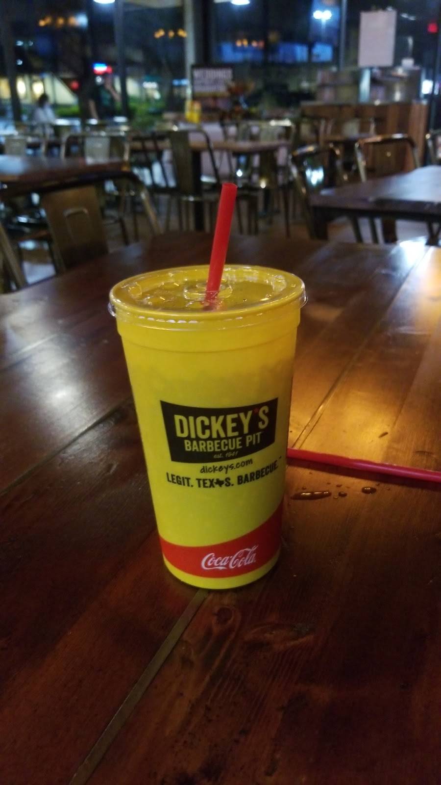 Dickeys Barbecue Pit | restaurant | 972 F Admiral Callaghan Ln, Vallejo, CA 94591, USA | 7075563255 OR +1 707-556-3255