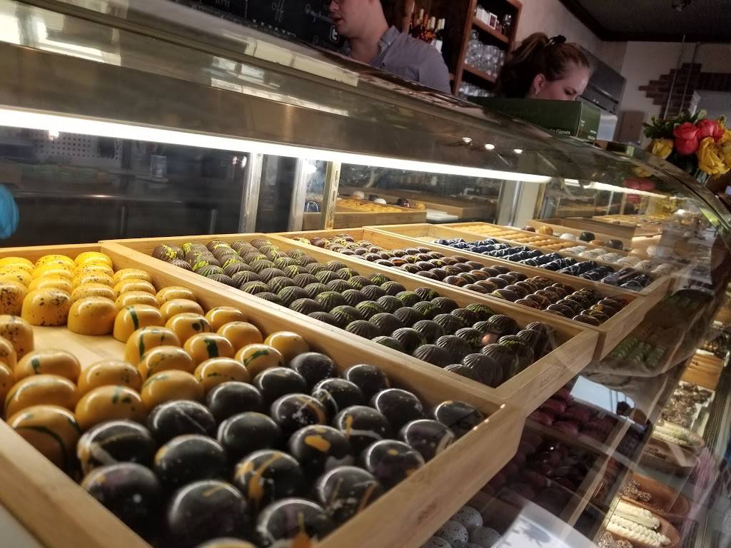 Chocolate Secrets | night club | 3926 Oak Lawn Ave, Dallas, TX 75219, USA | 2142529801 OR +1 214-252-9801