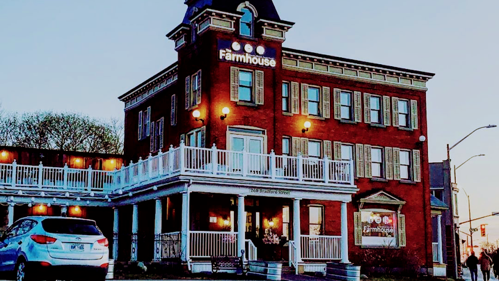 The Farmhouse Restaurant | restaurant | 268 Bradford St, Barrie, ON L4N 3B7, Canada | 7057370522 OR +1 705-737-0522