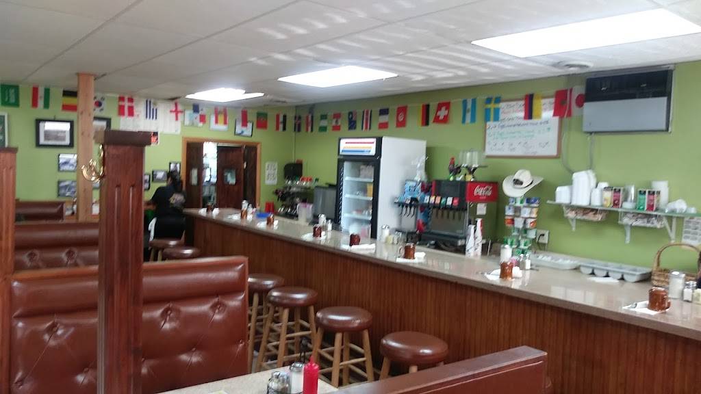 Joys Restaurant | restaurant | 671 W Thames St, Norwich, CT 06360, USA | 8608865082 OR +1 860-886-5082