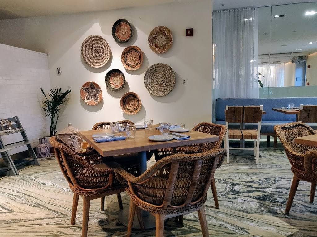 Diez y Seis | restaurant | 1901 Collins Ave, Miami Beach, FL 33139, USA | 3056953226 OR +1 305-695-3226