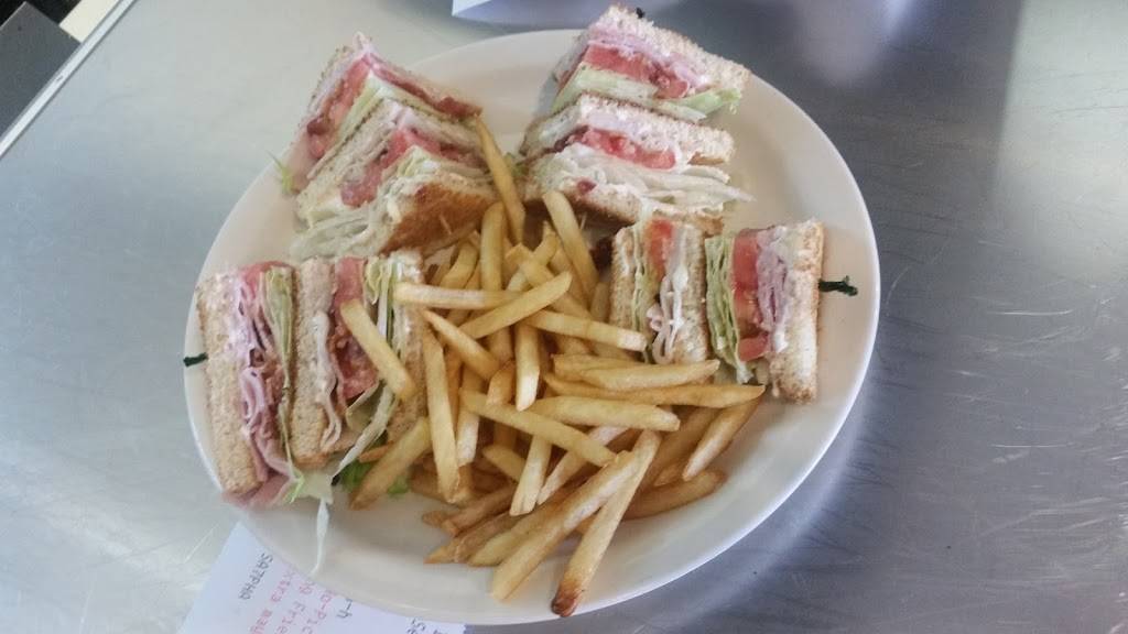 The Holiday House Restaurant Top Rated Breakfast Lunch & Dinner | restaurant | 1908 US-19, Holiday, FL 34690, USA | 7279352623 OR +1 727-935-2623