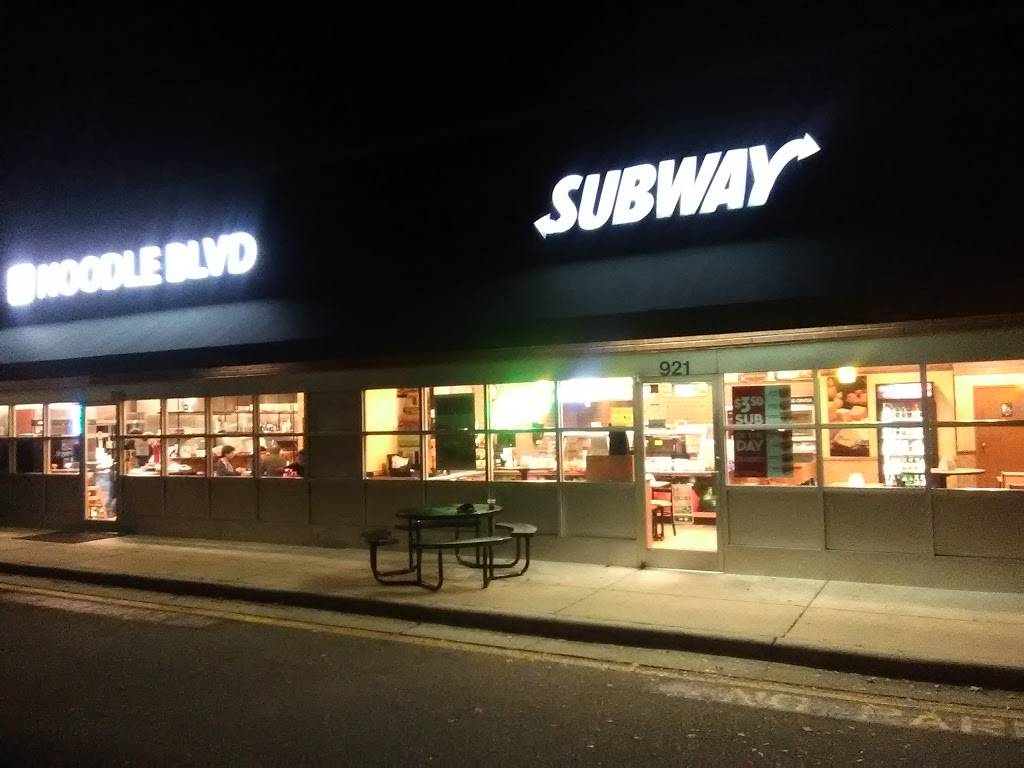 Subway | restaurant | 921 N Harrison Ave, Cary, NC 27513, USA | 9194672424 OR +1 919-467-2424