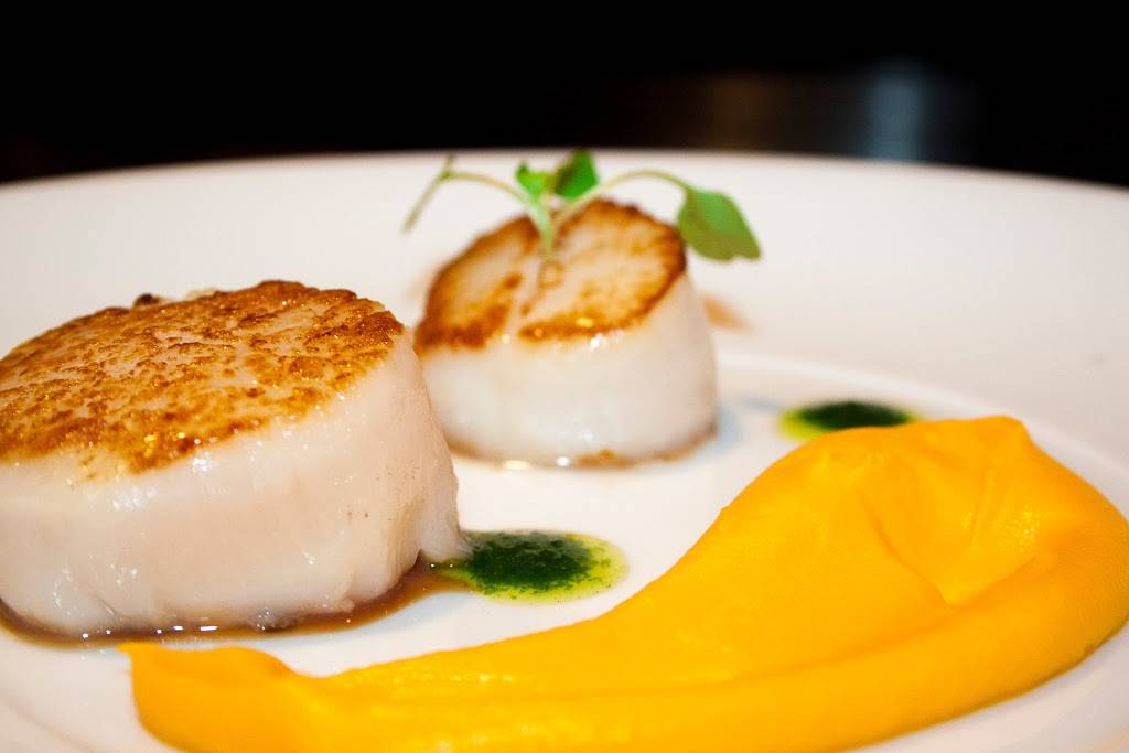 Grapes Wine Bar of Annapolis | restaurant | 1410 Forest Dr, Annapolis, MD 21403, USA | 4105715378 OR +1 410-571-5378