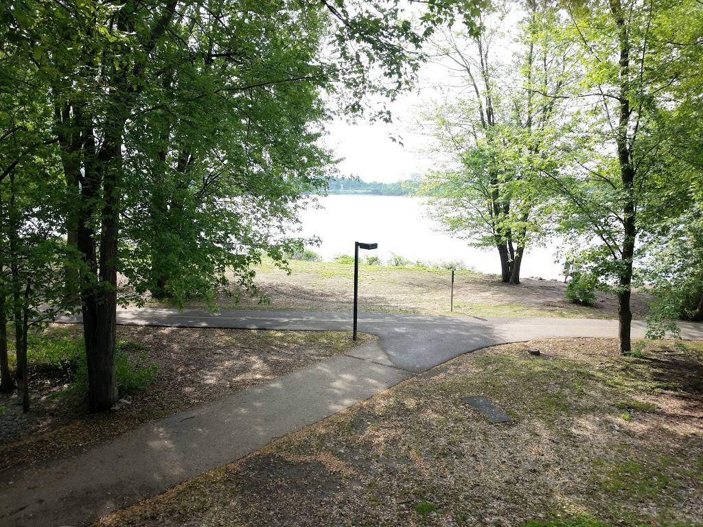 Saint Elois Bistro Bar | restaurant | Prom. du Lac-Leamy, Gatineau, QC J8Y, Canada | 8195953222 OR +1 819-595-3222