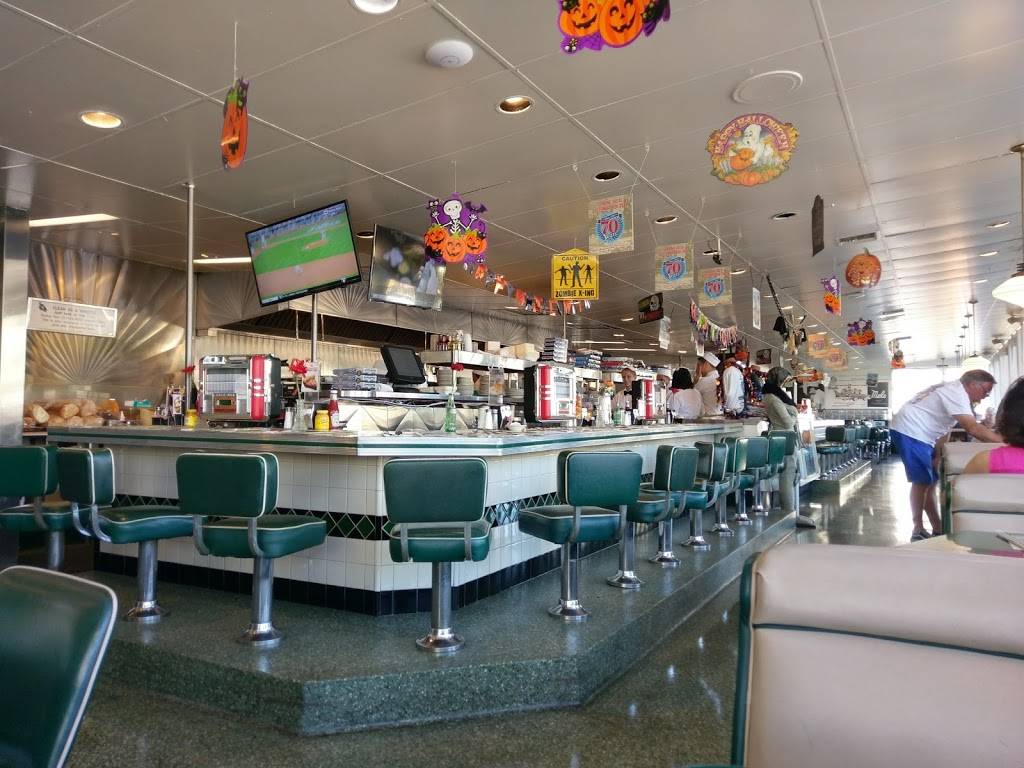 Mels Drive-In | restaurant | 3355 Geary Blvd, San Francisco, CA 94118, USA | 4153872255 OR +1 415-387-2255