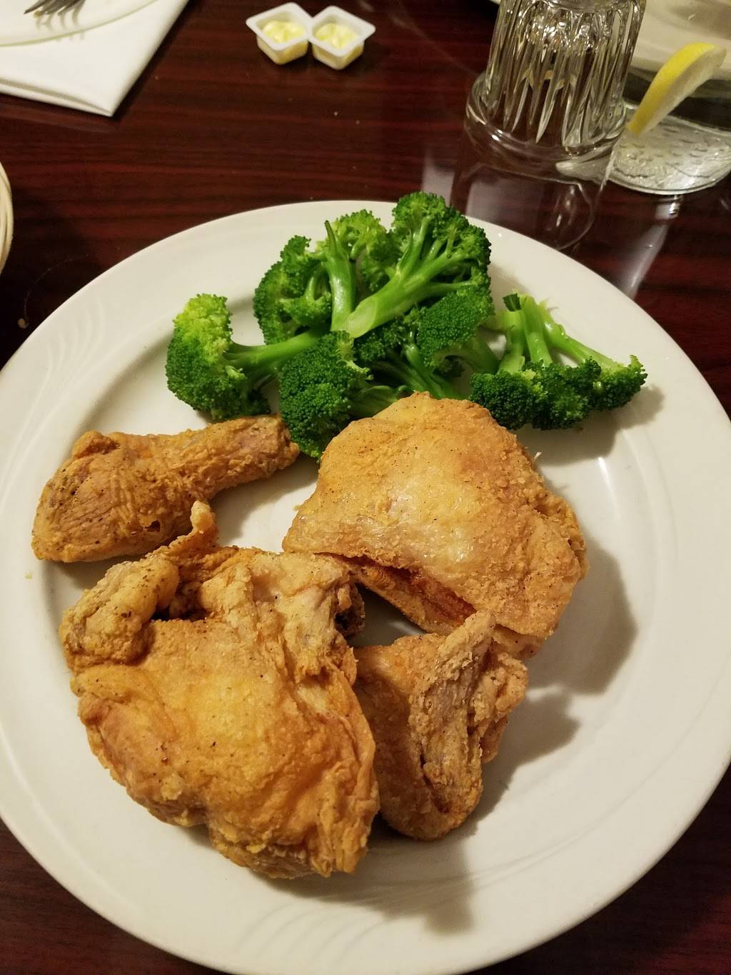 Ashford House | restaurant | 7959 W 159th St, Tinley Park, IL 60477, USA | 7086337600 OR +1 708-633-7600