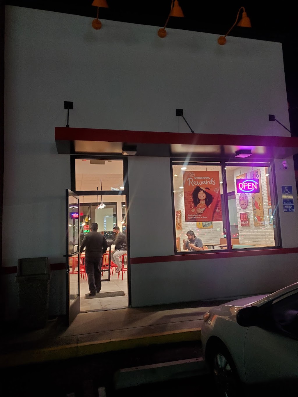 Popeyes | restaurant | 10719 Sepulveda Blvd, Mission Hills, CA 91345, USA | 8188109152 OR +1 818-810-9152