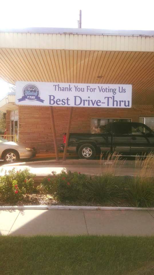 Anchor Away | restaurant | 127 S Adams St, Hutchinson, KS 67501, USA | 6206623100 OR +1 620-662-3100