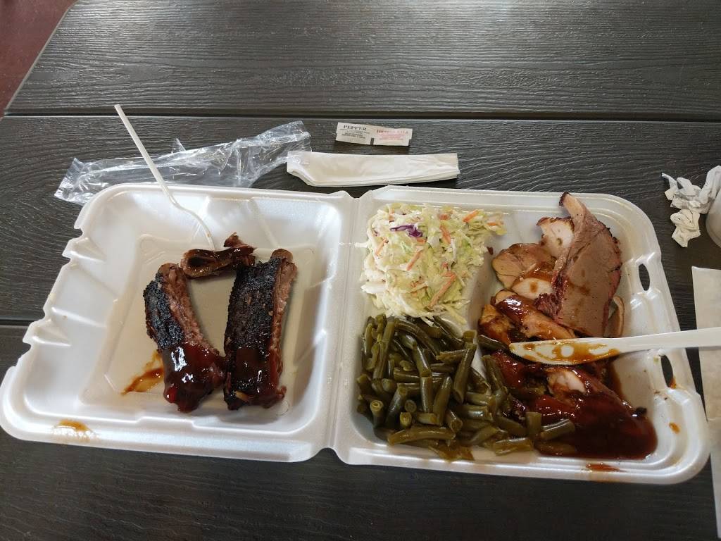 Texans BBQ & Catering | restaurant | 12097 FM830, Willis, TX 77318, USA | 9368902100 OR +1 936-890-2100