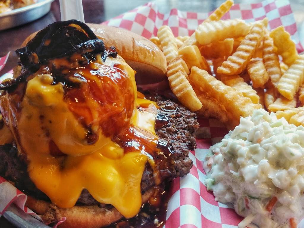 Iconic Burger | restaurant | 12 N McIntosh St, Elberton, GA 30635, USA | 7625330957 OR +1 762-533-0957