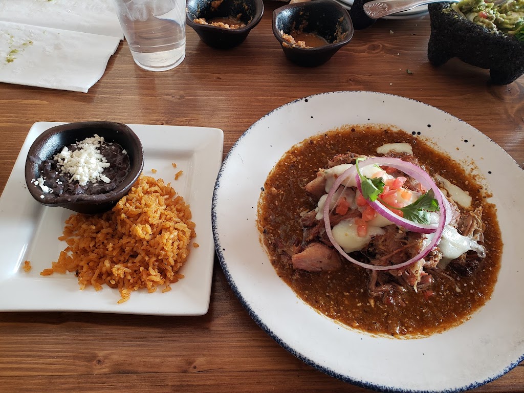 Los Sombreros | restaurant | 1976 W Southern Ave, Mesa, AZ 85202, USA | 4805346742 OR +1 480-534-6742