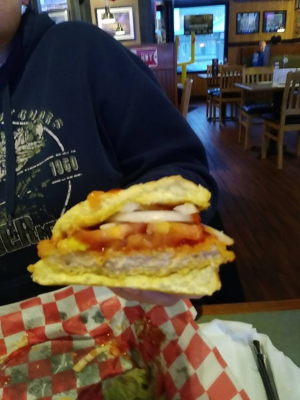 Bridges Scoreboard Restaurant | restaurant | 121 N Griffith Blvd, Griffith, IN 46319, USA | 2199242206 OR +1 219-924-2206