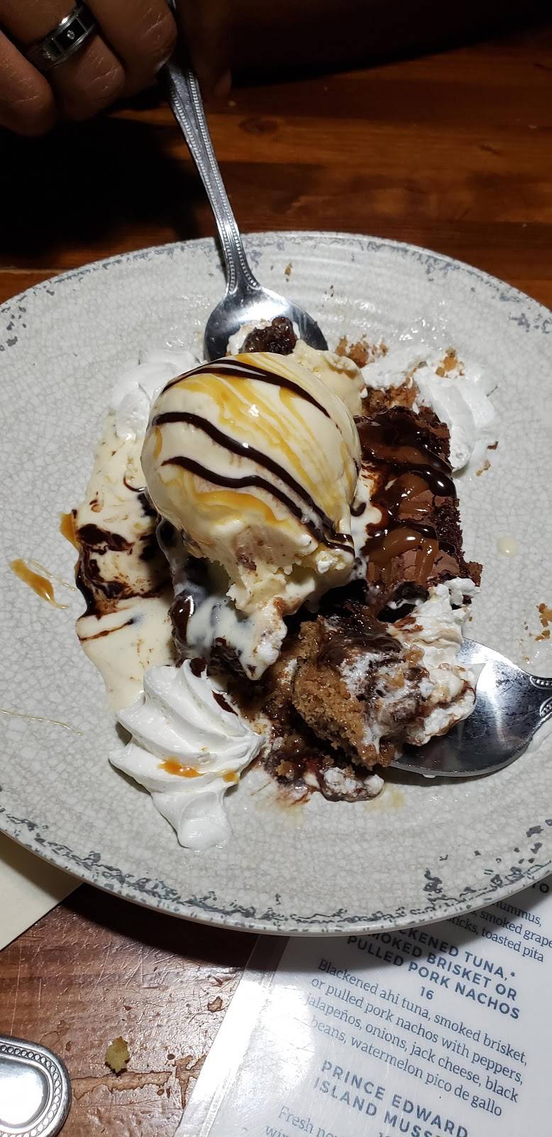 Ritas Seaside Grille | restaurant | 2 Center St, Folly Beach, SC 29439, USA | 8435882525 OR +1 843-588-2525