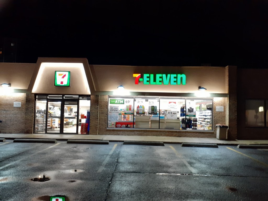 7-Eleven - Closed | bakery | 802 S 4th St, DeKalb, IL 60115, USA | 7792129689 OR +1 779-212-9689