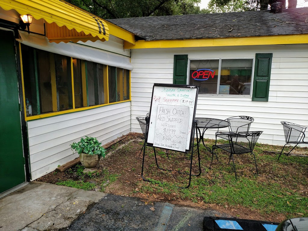 Desmonds Taste of Jamaica Restaurant | restaurant | 214 W Laurel Ave, Foley, AL 36535, USA | 2519703287 OR +1 251-970-3287