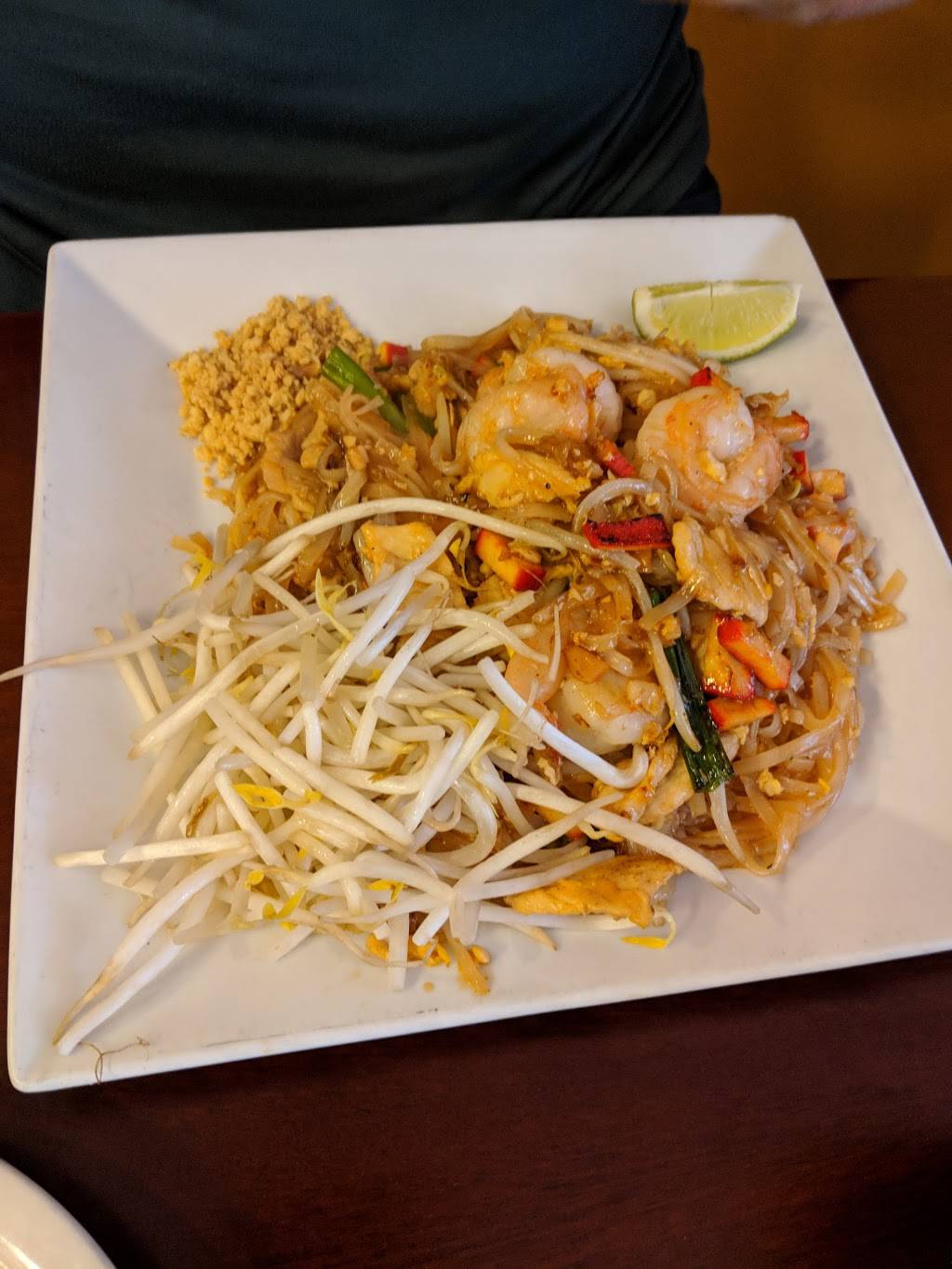 Bangkok St. Thai Restaurant | restaurant | 3073 Nutley Street, Fairfax, VA 22031, USA | 7032802008 OR +1 703-280-2008
