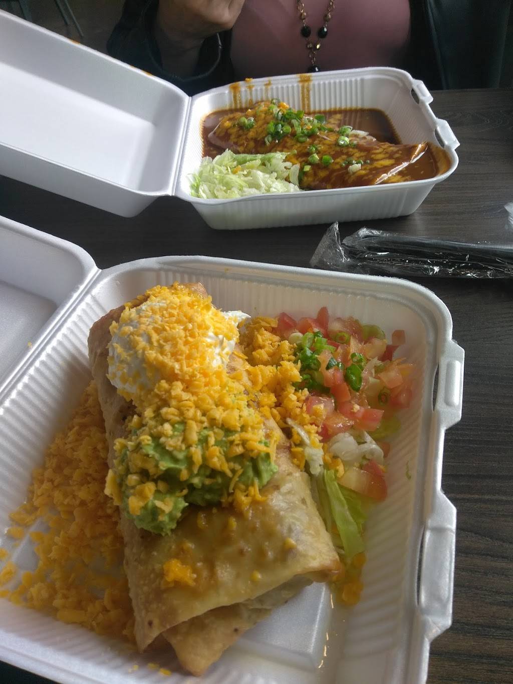 Carolinas Mexican Food | restaurant | 27 N Dysart Rd, Avondale, AZ 85323, USA | 6239250808 OR +1 623-925-0808