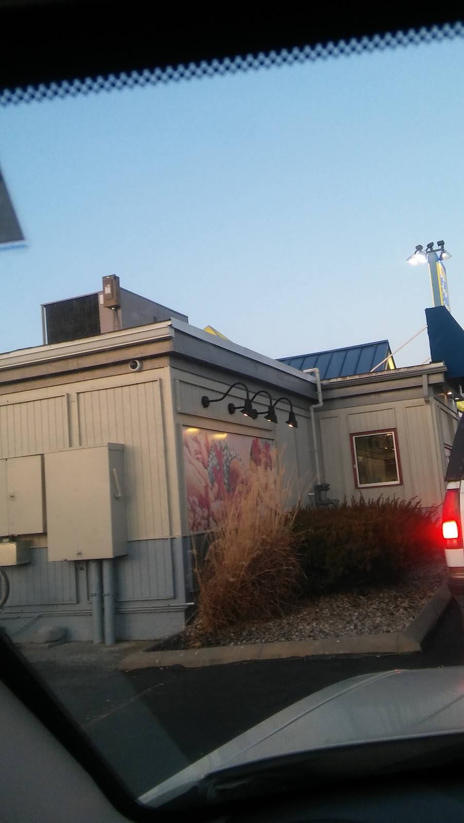 Long John Silvers | restaurant | 1012 Paroquet Springs Dr, Shepherdsville, KY 40165, USA | 5025436868 OR +1 502-543-6868