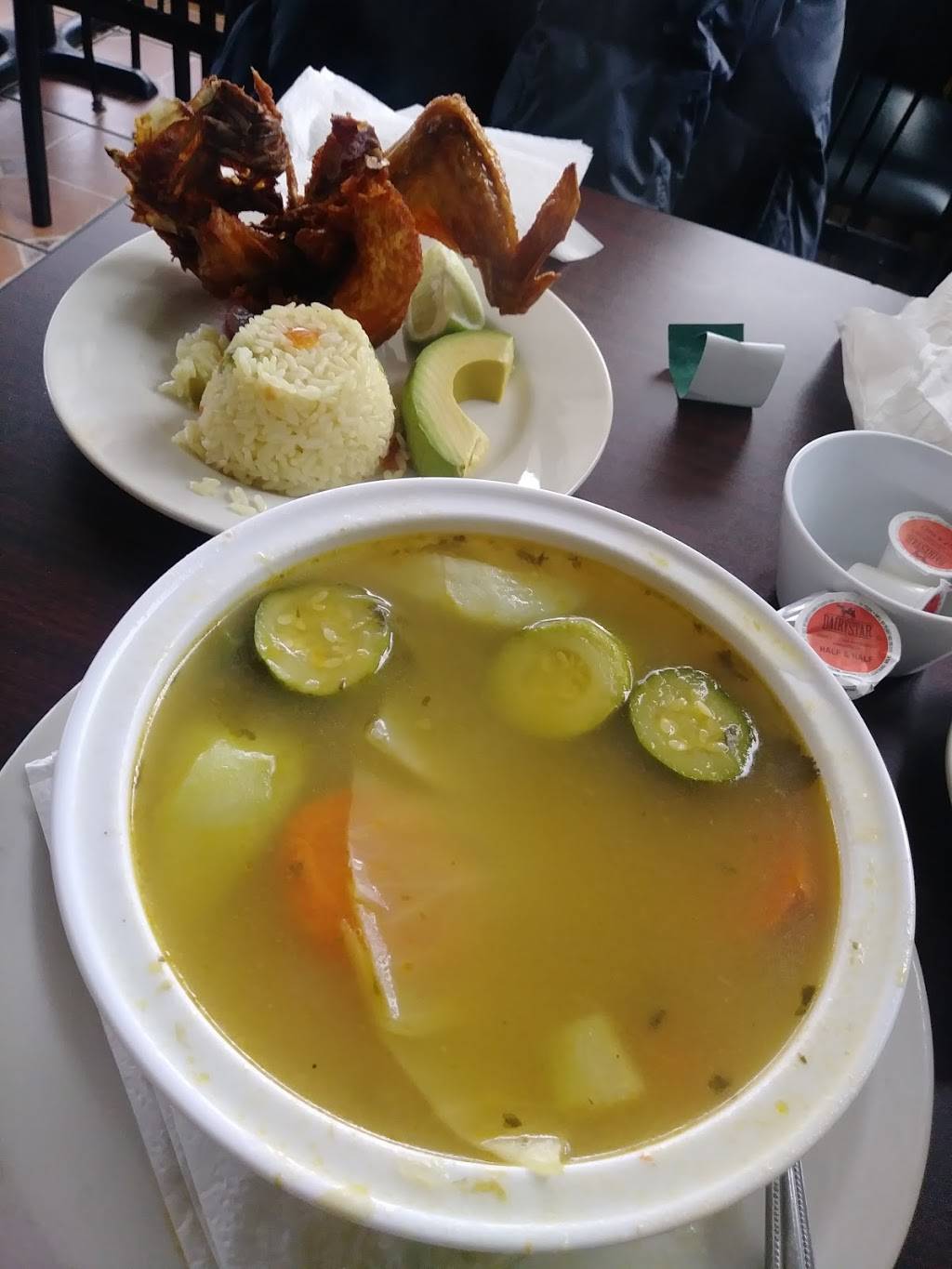 Pupuseria Emily | restaurant | 6824 Riggs Rd, Hyattsville, MD 20783, USA | 3016330767 OR +1 301-633-0767