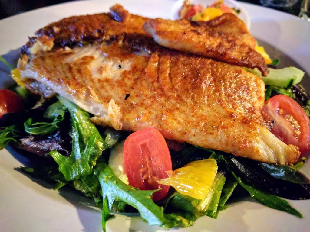 Moonrakers | restaurant | 126 E Washington St, Iowa City, IA 52240, USA | 3198871909 OR +1 319-887-1909