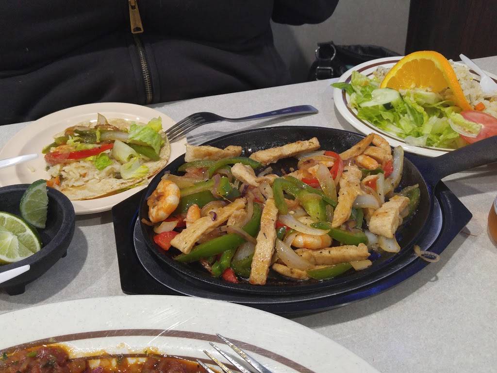 Islas Marias Restaurant | restaurant | 6602 Barrington Rd, Hanover Park, IL 60133, USA | 6303724888 OR +1 630-372-4888