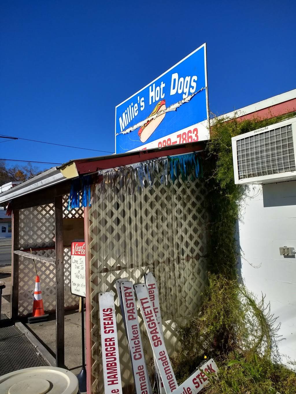 Millies Hot Dogs | meal takeaway | 109 S Brightleaf Blvd, Smithfield, NC 27577, USA | 9199897863 OR +1 919-989-7863