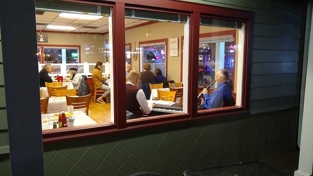 Athens Family Restaurant | restaurant | 2526 8th Ave S, Berry Hill, TN 37204, USA | 6153832848 OR +1 615-383-2848